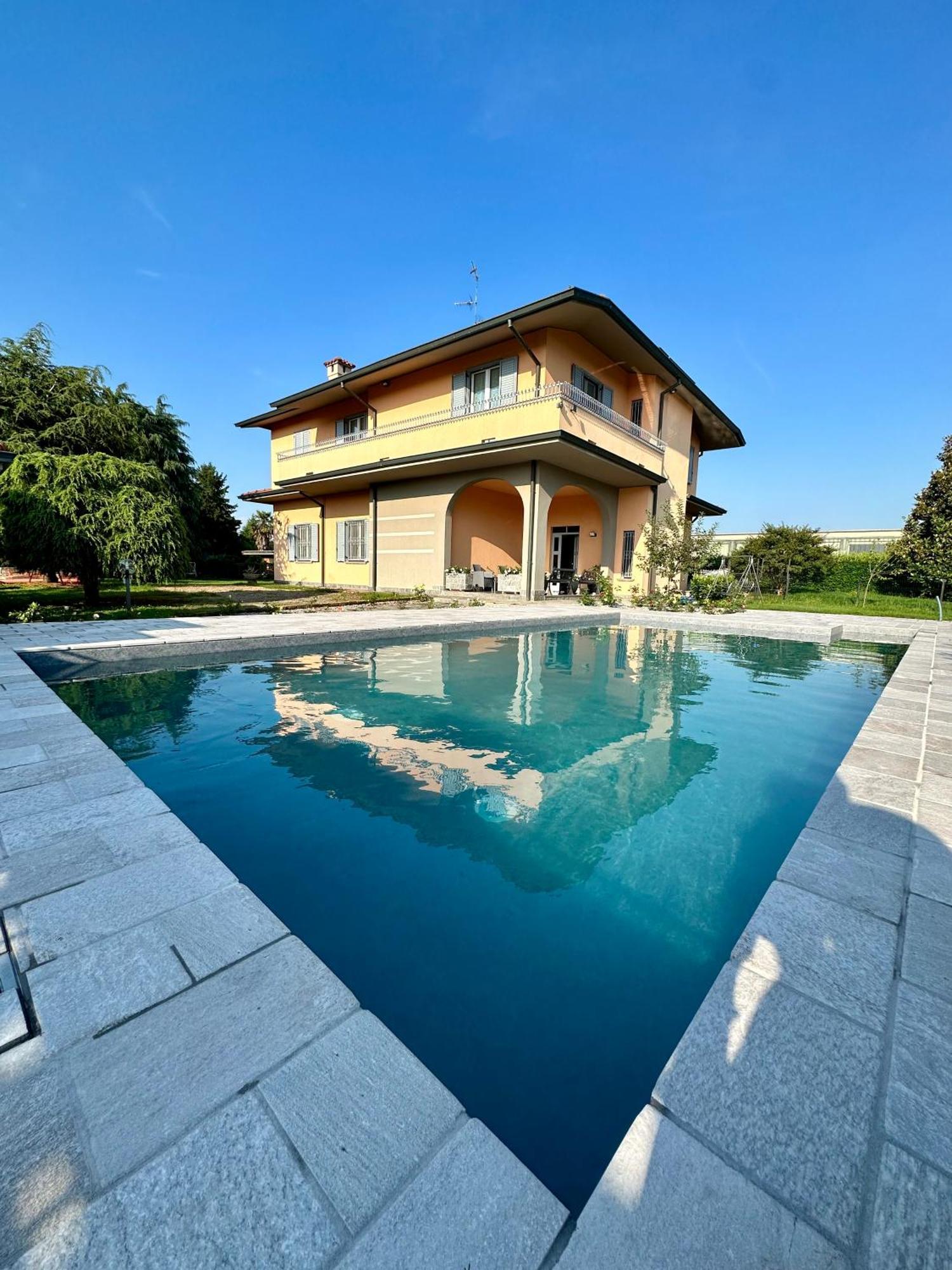 Villa 3 Cassano dʼAdda Екстериор снимка